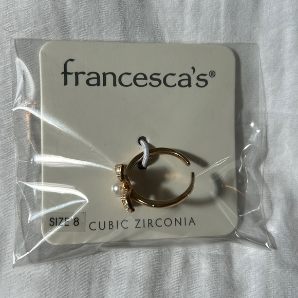 NWT Francesca’s Lily CZ Adjustable Flower Ring - Picture 3 of 4